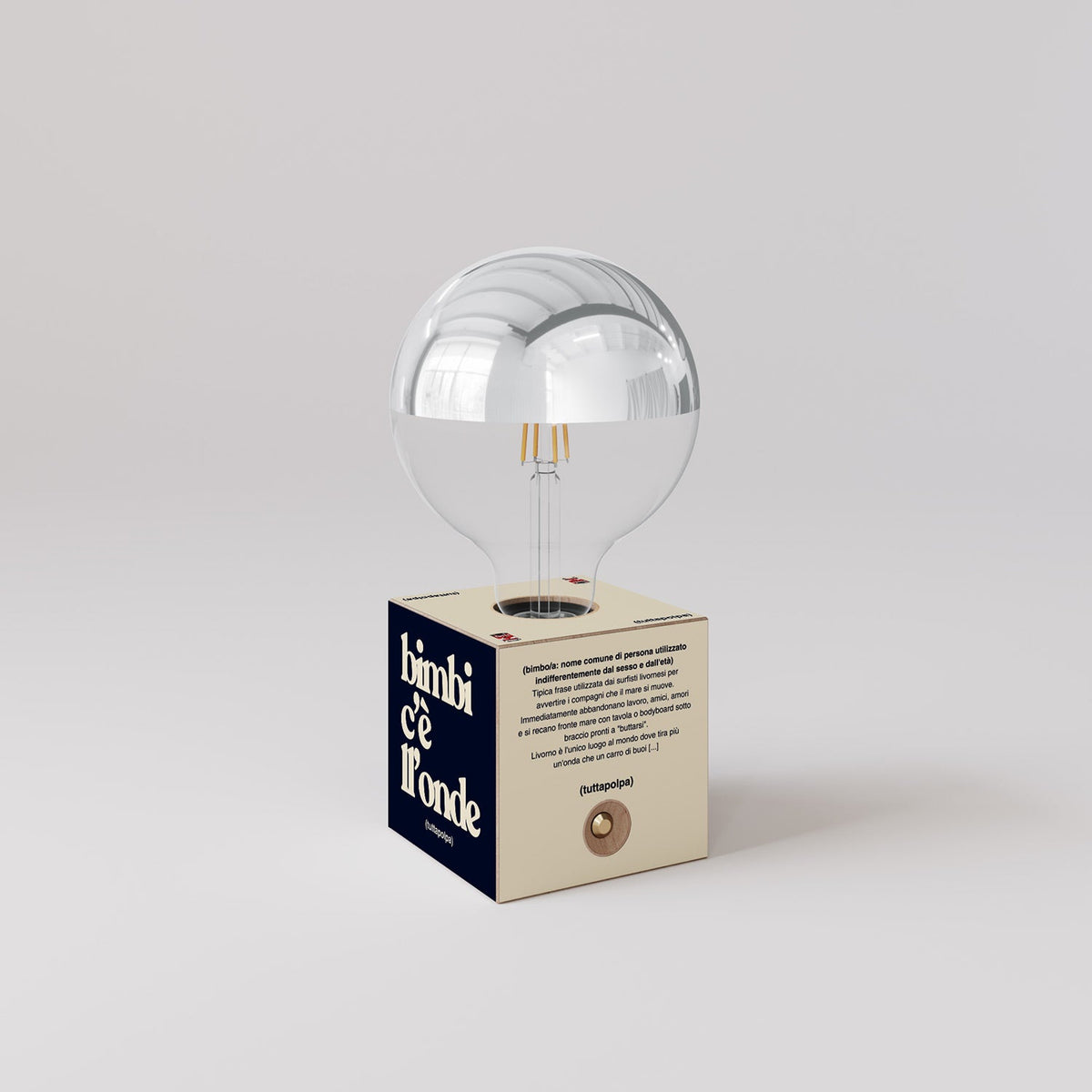 Lampada a batteria Cabless03 "Bimbi c’è l’onde" con lampadina globo mezza sfera argento - Tuttapolpa
