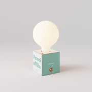 Lampada a batteria Cabless03 "Pensati all’Elba" con lampadina globo effetto porcellana - Tuttapolpa