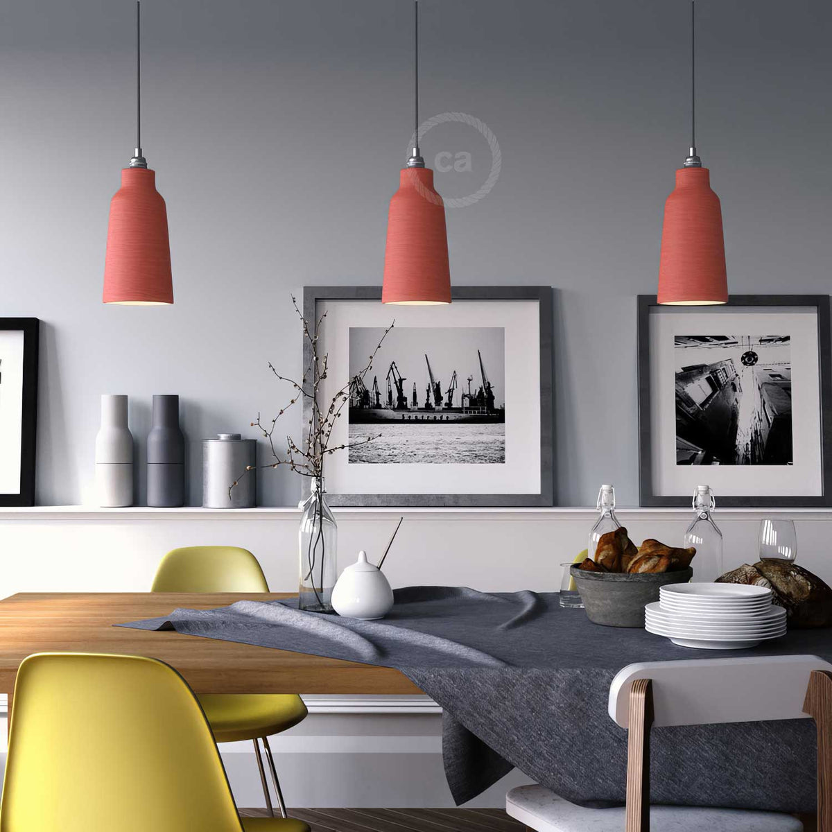 Lampada a sospensione completa di cavo tessile, paralume Bottiglia in ceramica e finiture in metallo - Corallo striato