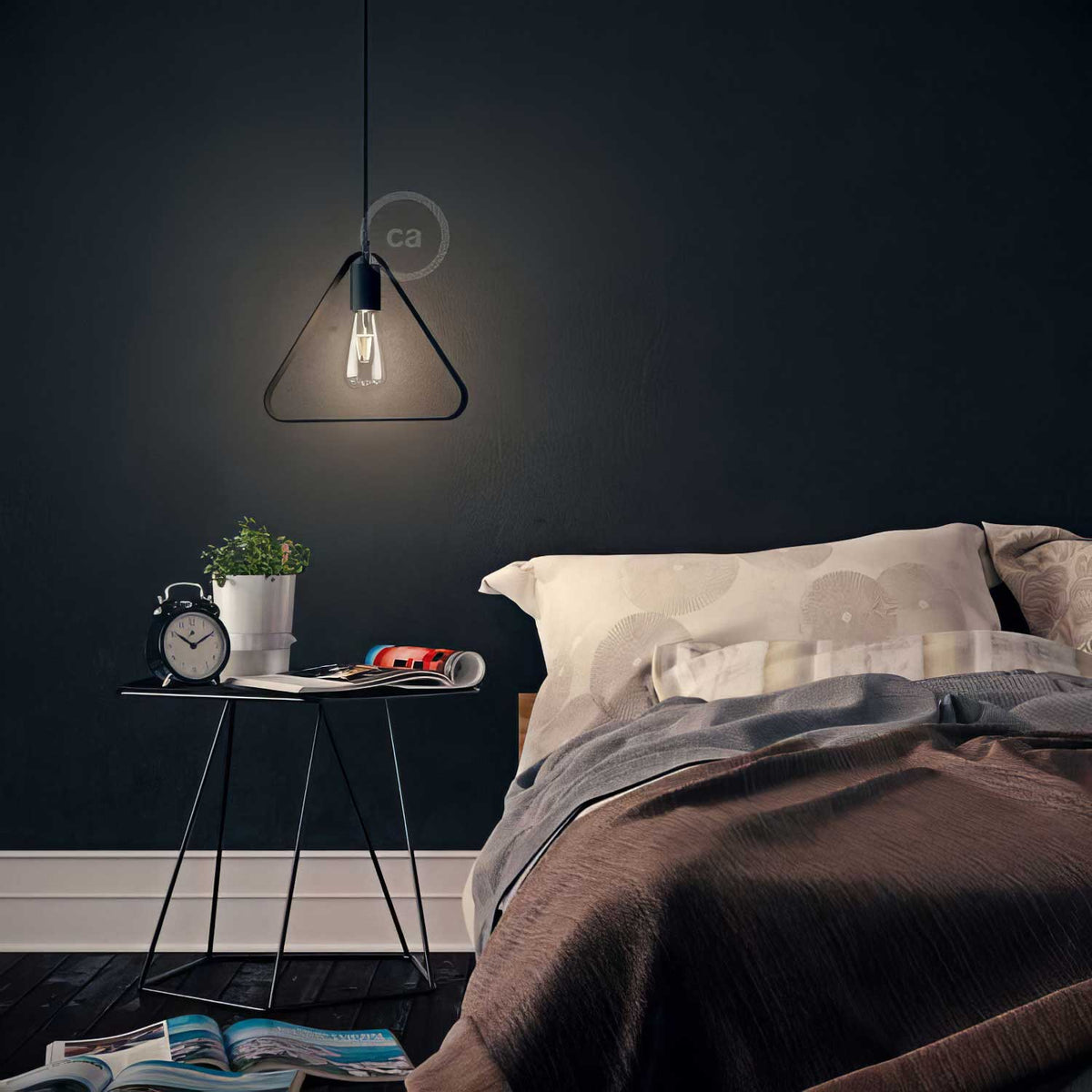Lampada a sospensione completa di cavo tessile, paralume Duedì Apex e finiture in metallo - Nero