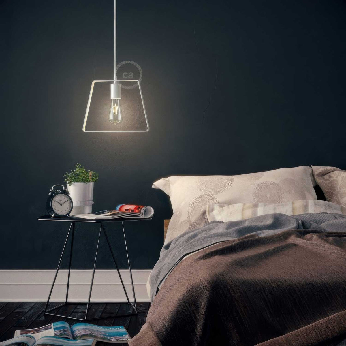 Lampada a sospensione completa di cavo tessile, paralume Duedì Base e finiture in metallo - Bianco