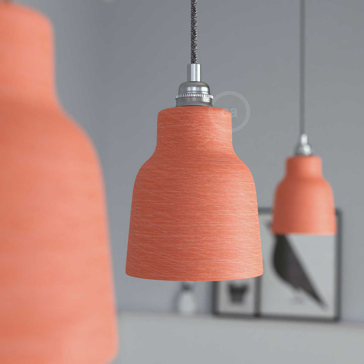 Lampada a sospensione completa di cavo tessile, paralume Vaso in ceramica e finiture in metallo - Corallo striato