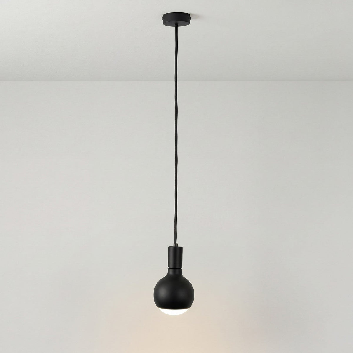 Lampada a sospensione Filotto Metallico con lampadina Lucia - Nero