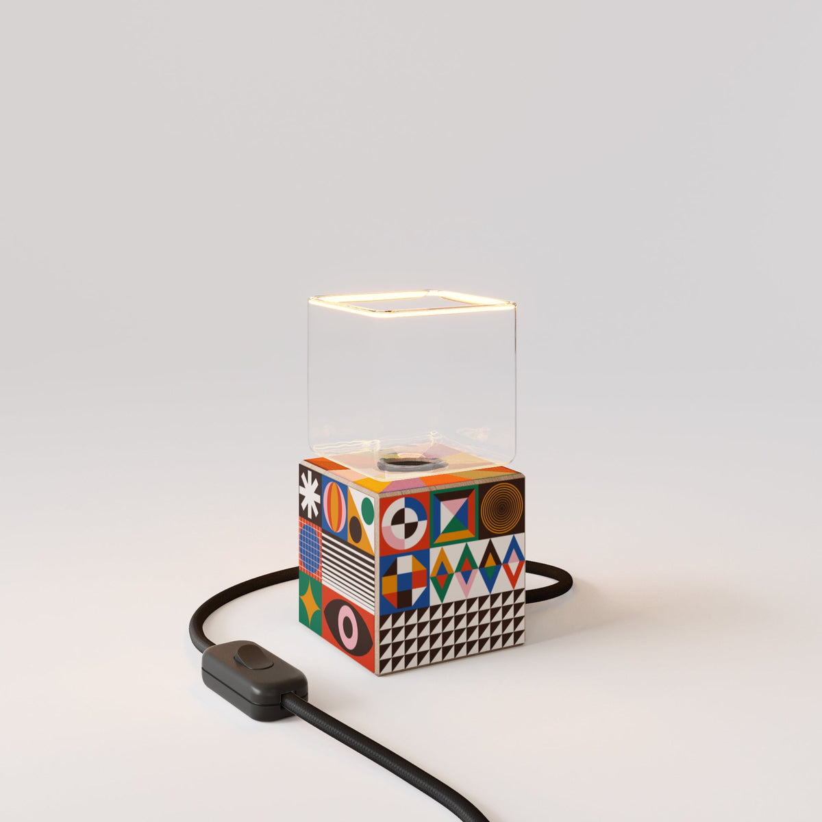 Lampada da tavolo Cubetto con lampadina Ghost - PosterLad - Creative Cables