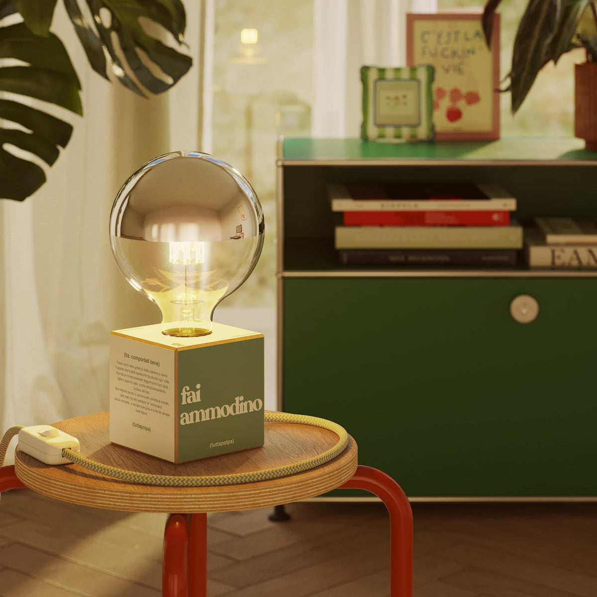 Lampada da tavolo Cubetto "Fai ammodino" con lampadina globo mezza sfera argento - Tuttapolpa