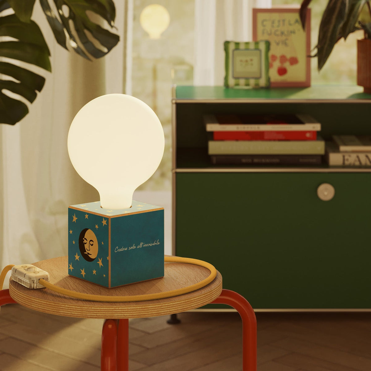 Lampada da tavolo Cubetto "La luna" con lampadina globo effetto porcellana - Santomanifesto