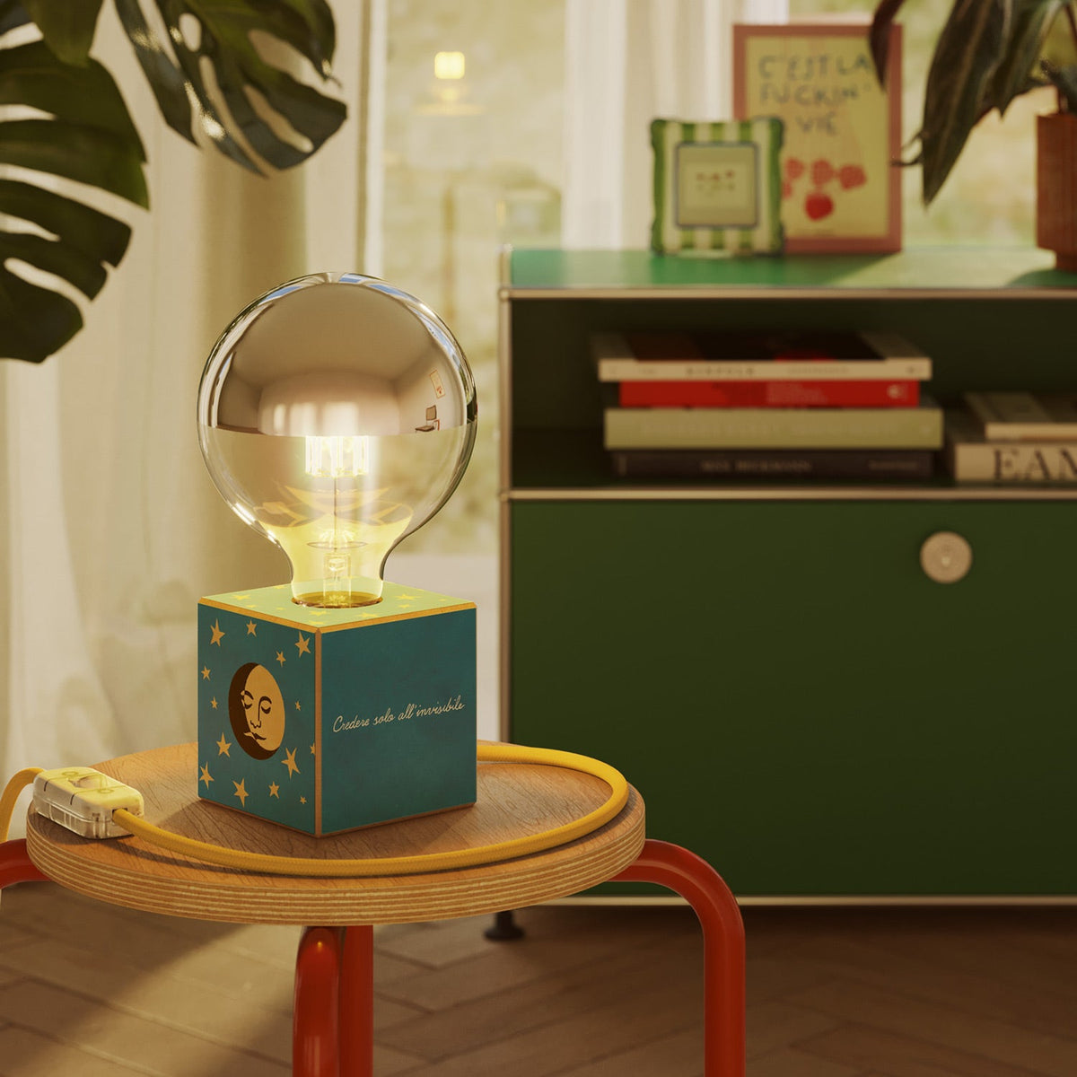 Lampada da tavolo Cubetto "La luna" con lampadina globo mezza sfera argento - Santomanifesto