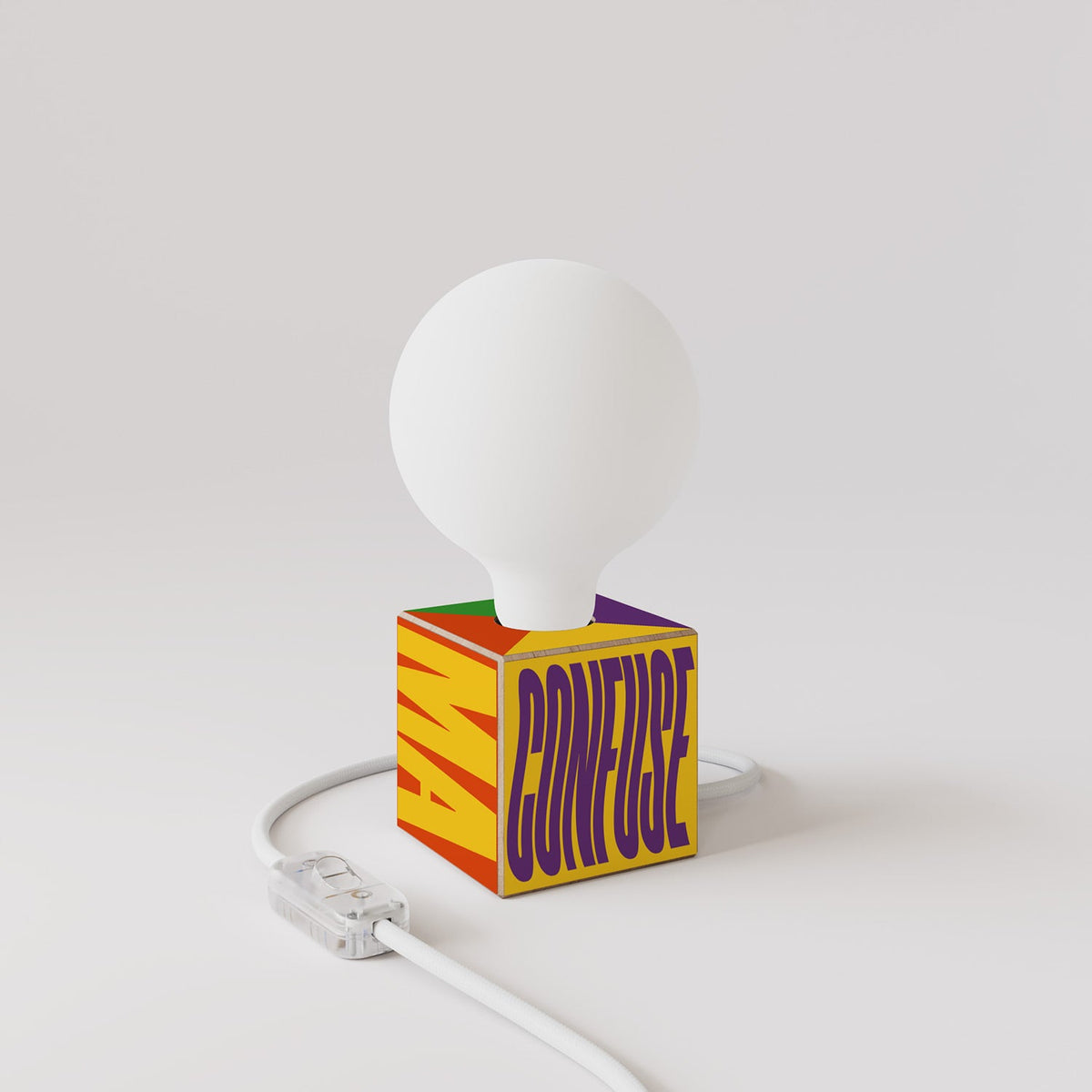 Lampada da tavolo Cubetto "Poche idee ma confuse" con lampadina globo effetto porcellana - Santomanifesto
