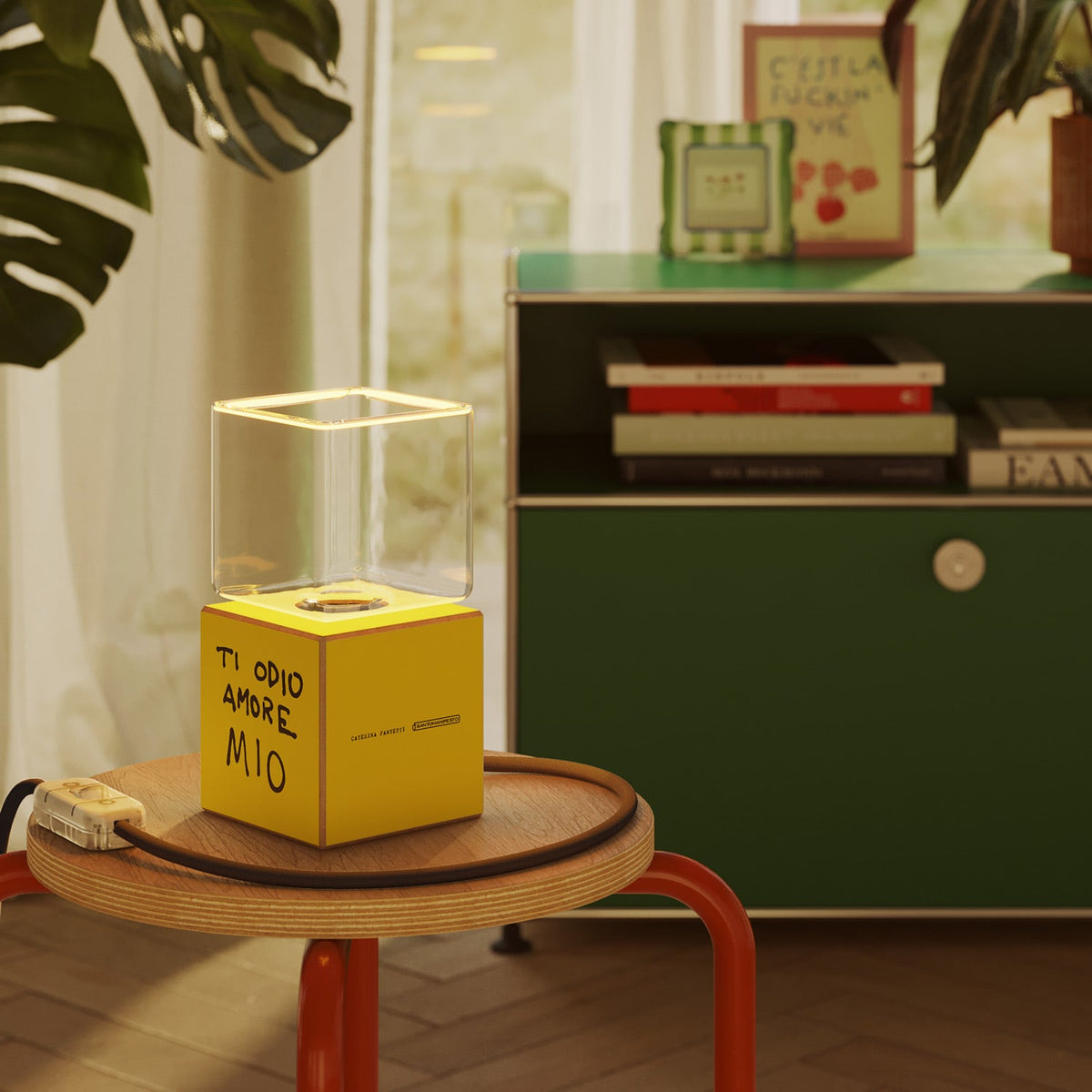 Lampada da tavolo Cubetto "Ti odio amore mio" con lampadina Ghost - Santomanifesto