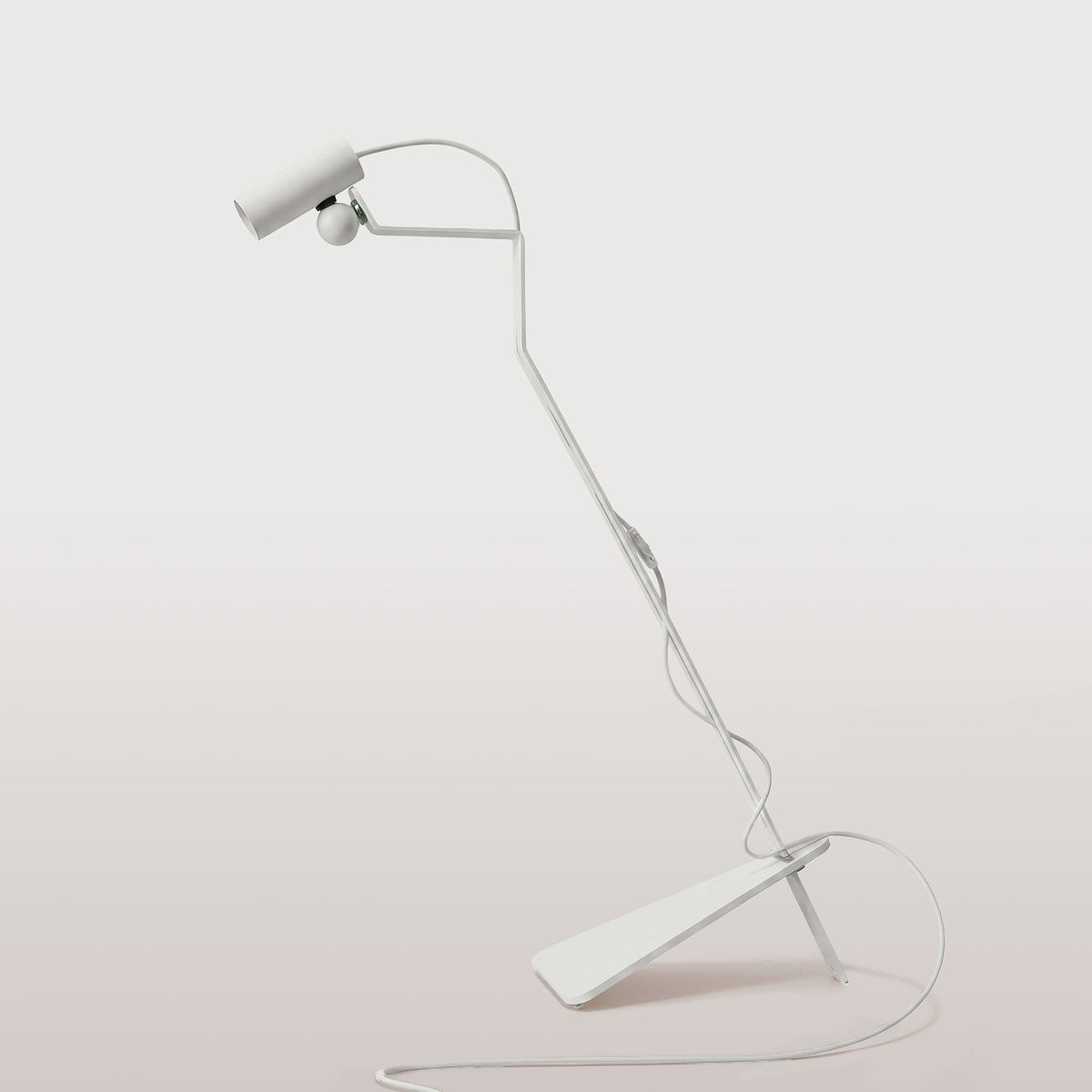 Lampada da terra inclinabile con faretto magnetico orientabile - Mario Tubo - Bianco
