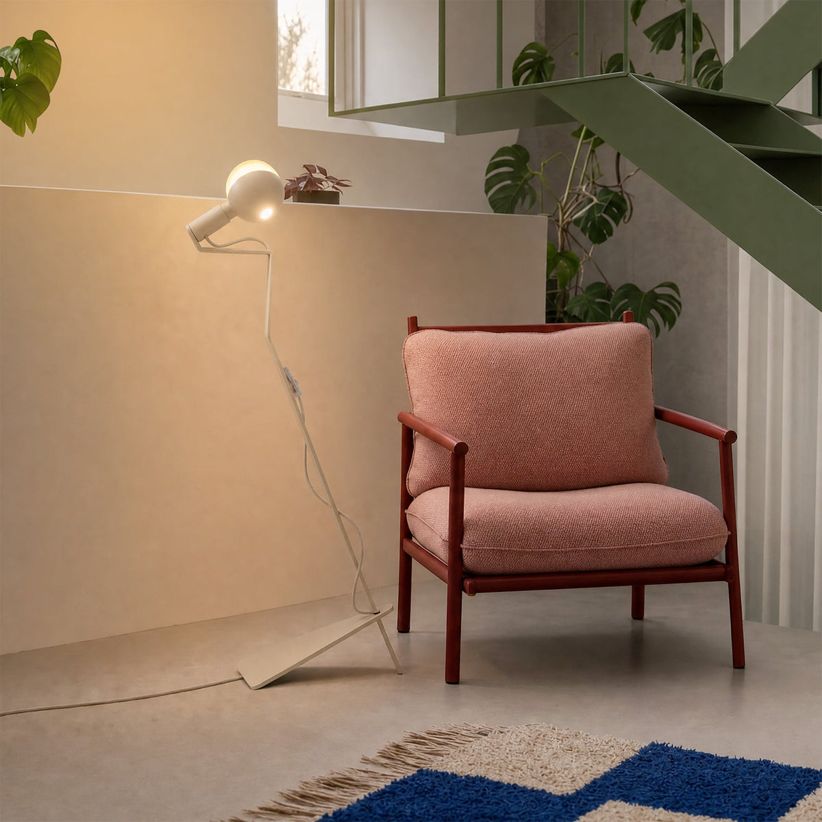 Lampada da terra inclinabile con lampadina LED G125 verniciata - Mario Talia - Panna