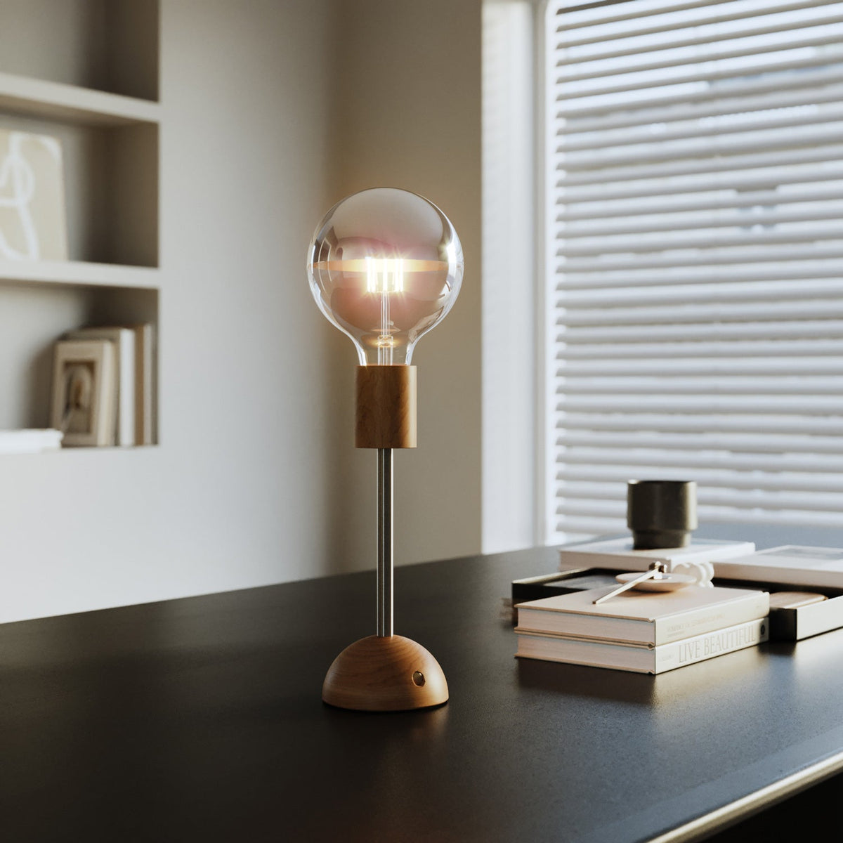 Lampada portatile e ricaricabile Cabless02 con lampadina globo mezza sfera argento - Neutro