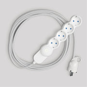 Multipresa tedesca con cavo in tessuto bianco lucido e spina Schuko con anello comfort Bianco